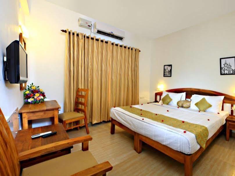 Abad Pepper Route Otel Kochi Dış mekan fotoğraf